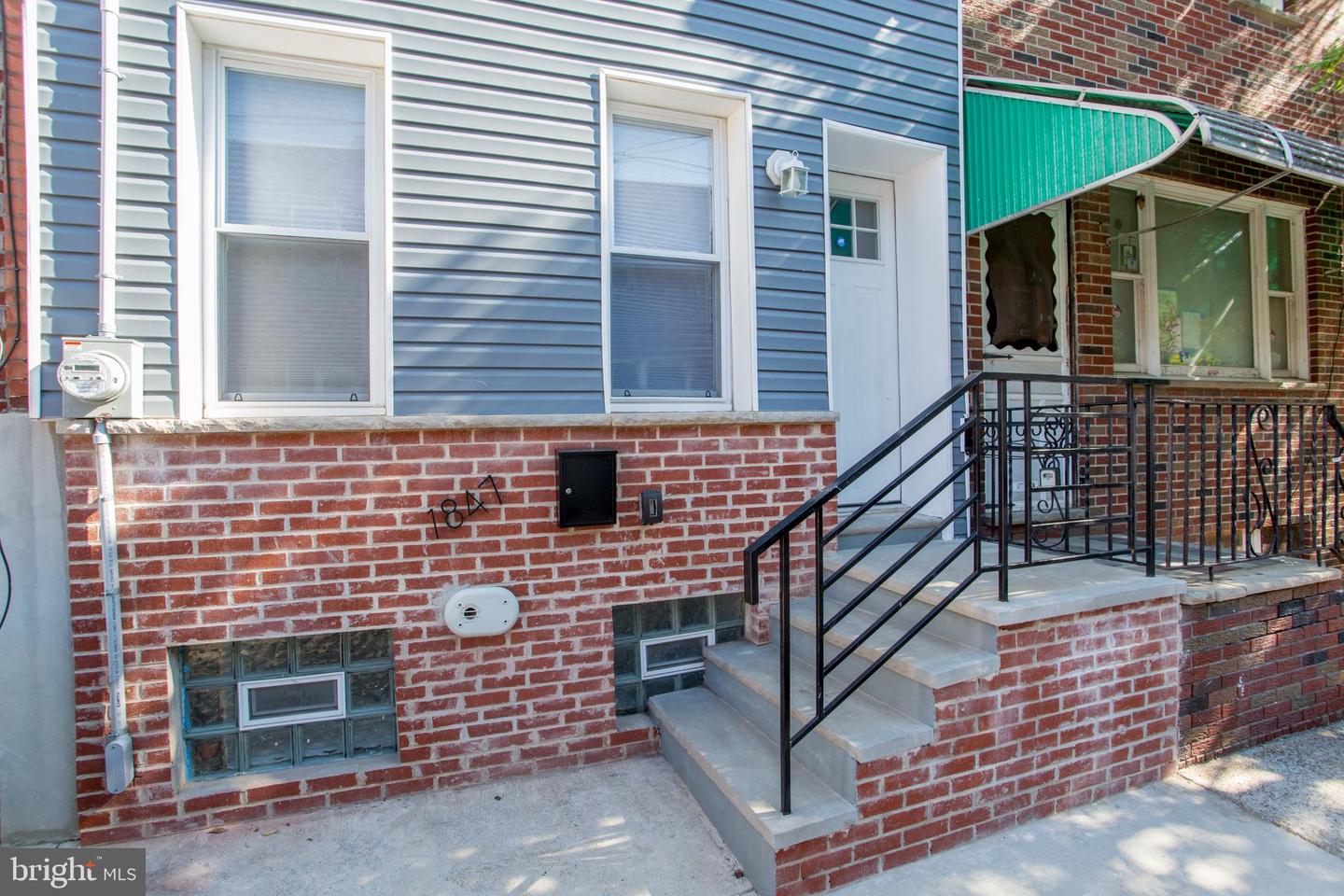1847 Hoffman St Property Photo 37
