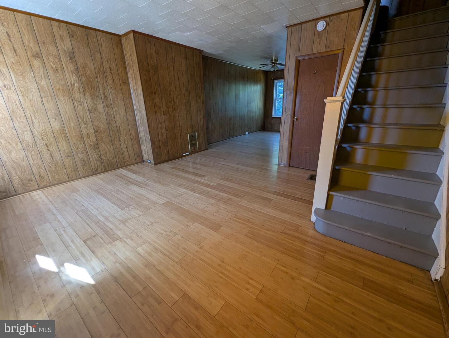 2650 S 68th Property Photo 3