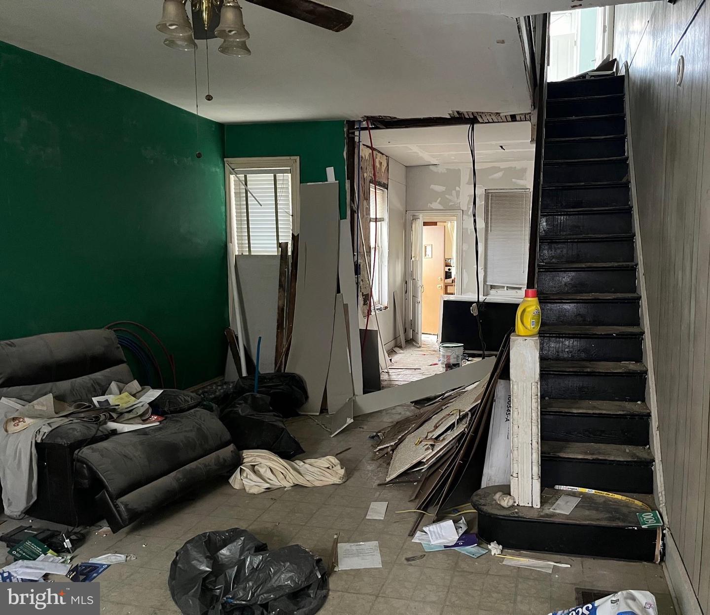 1721 N Hollywood St Property Photo 2