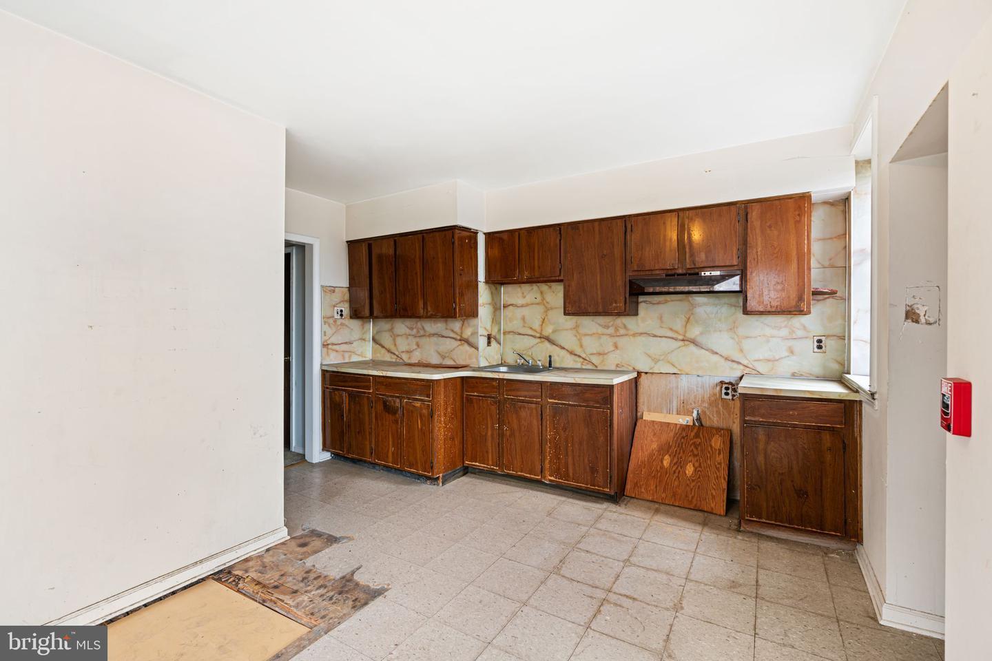 6452 Lansdowne Ave Property Photo 38