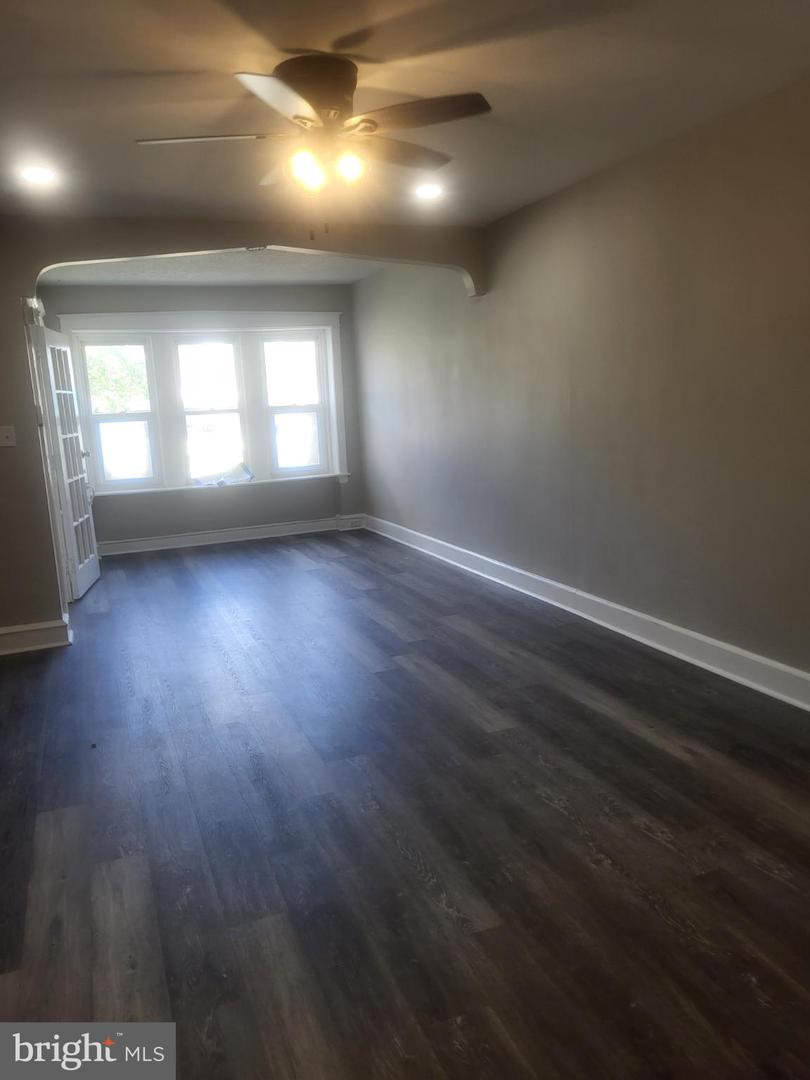 4211 E Roosevelt Blvd Property Photo 2