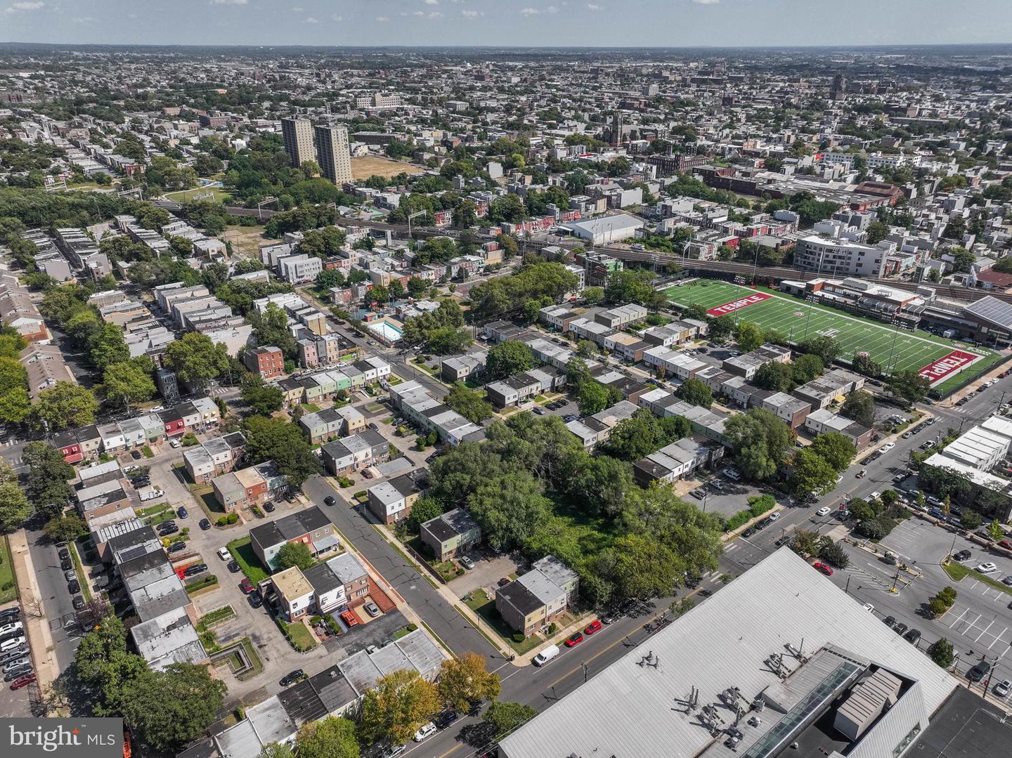 1201 Diamond St Property Photo 7