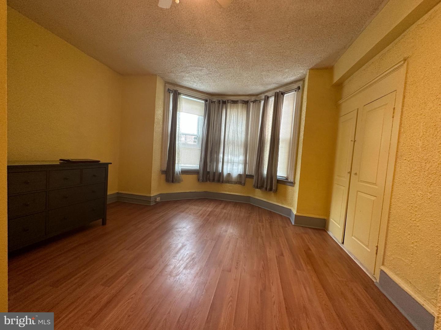 2236 N Park Ave Property Photo 2