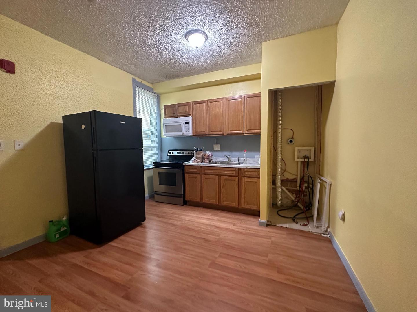 2236 N Park Ave Property Photo 4