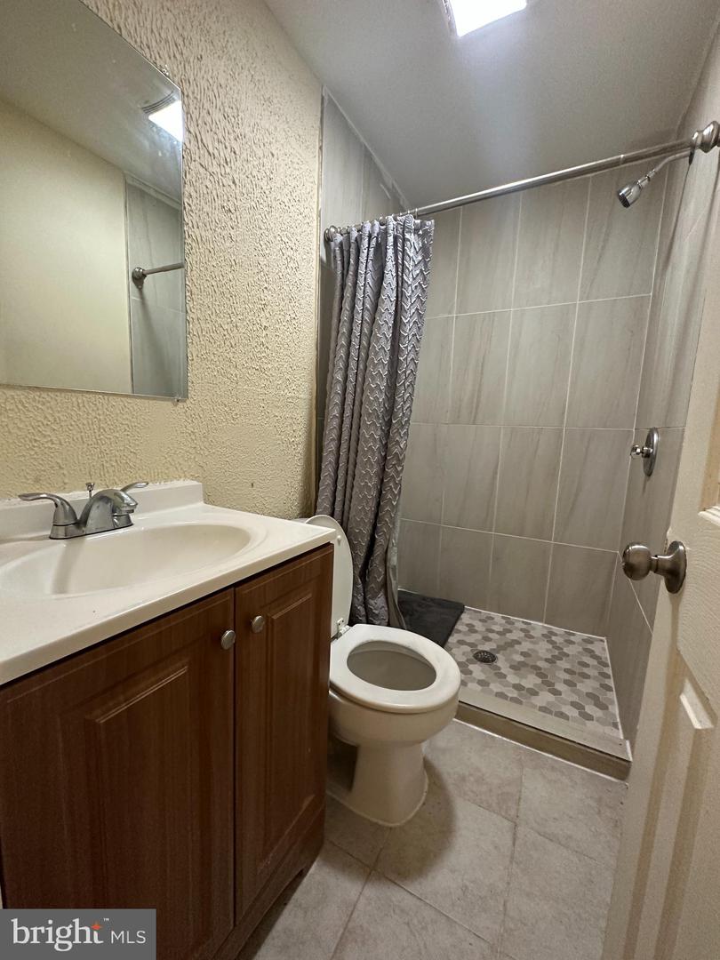 2236 N Park Ave Property Photo 7