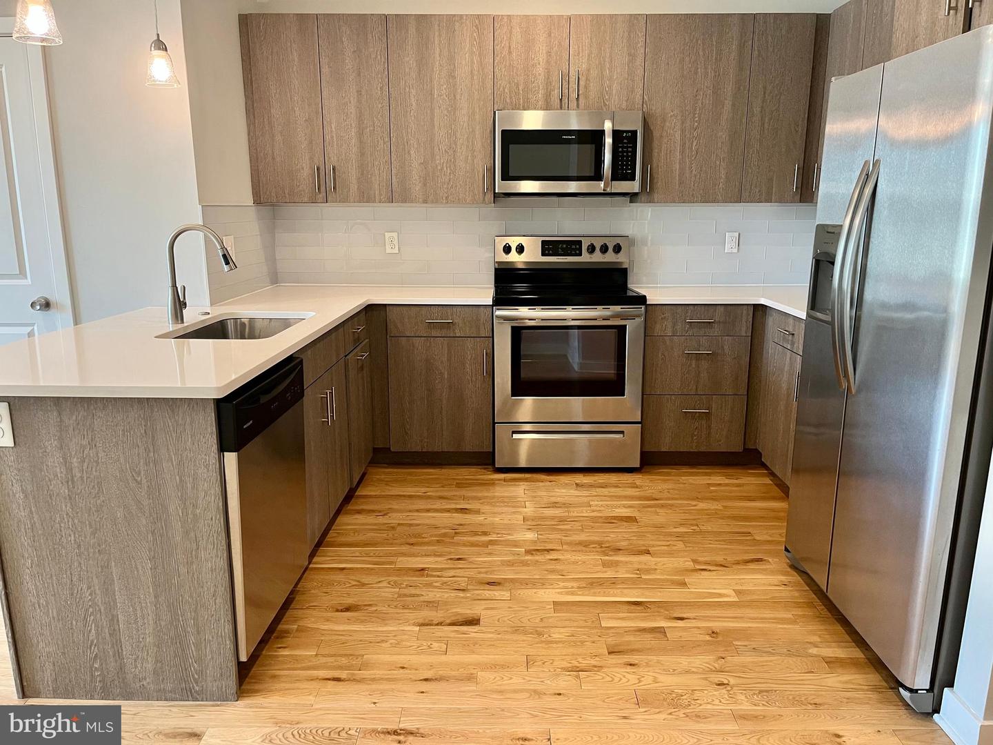 2039 N COLLEGE AVE #A Property Photo 1