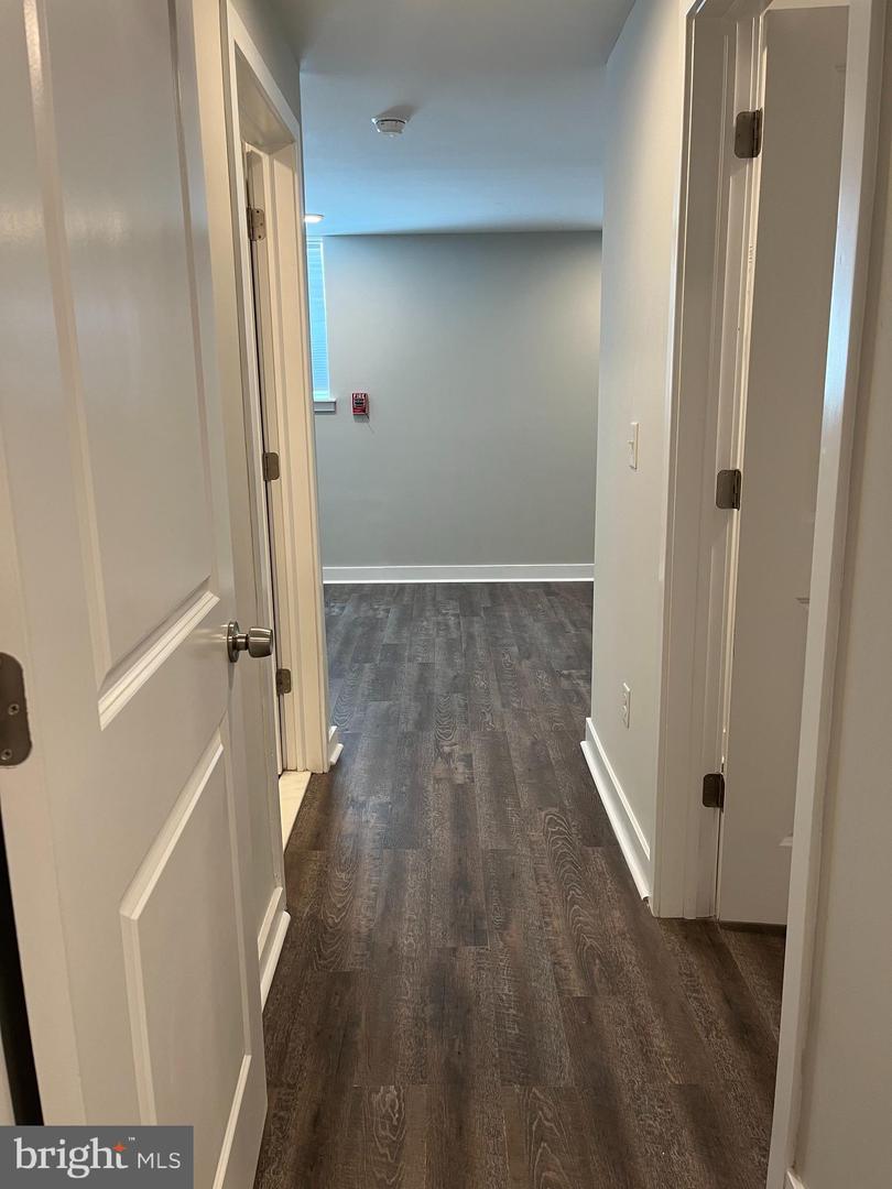 2039 N College Ave #a Property Photo 18