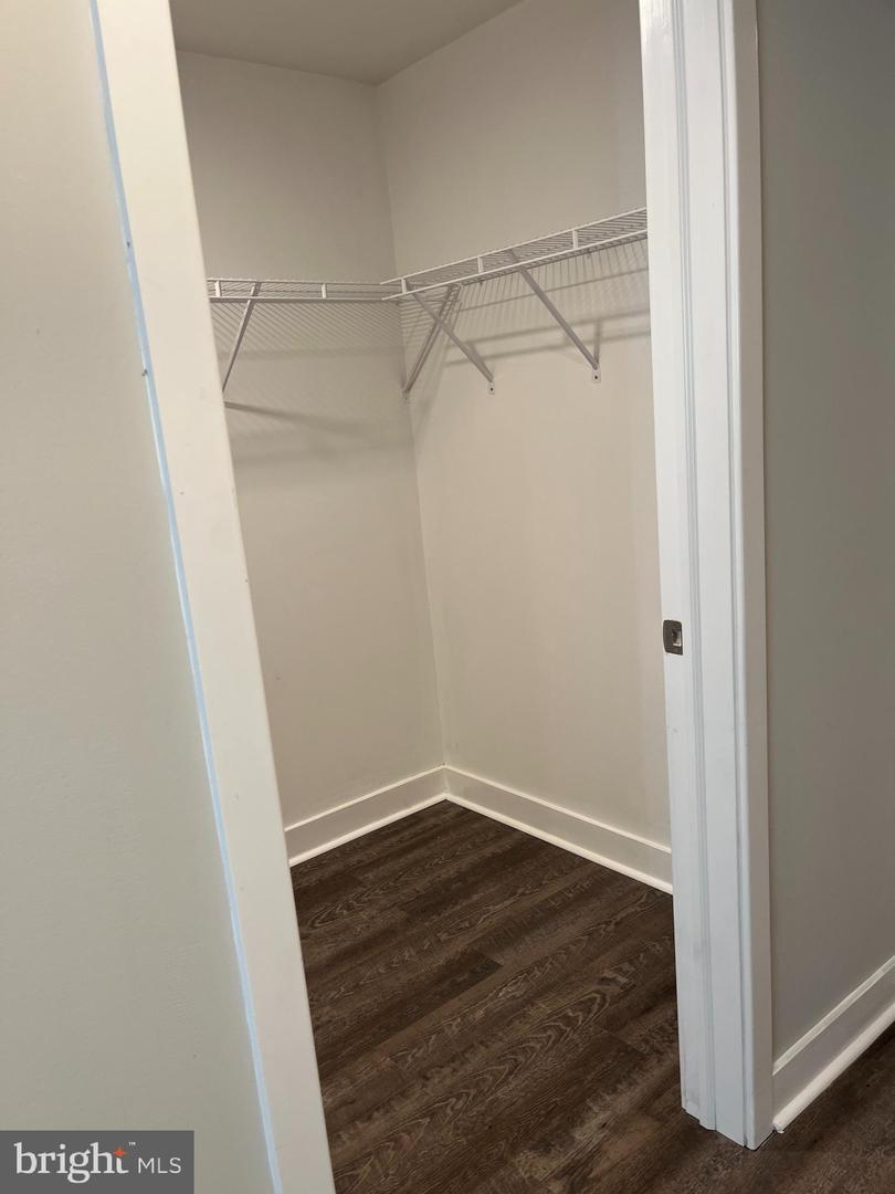 2039 N College Ave #a Property Photo 20
