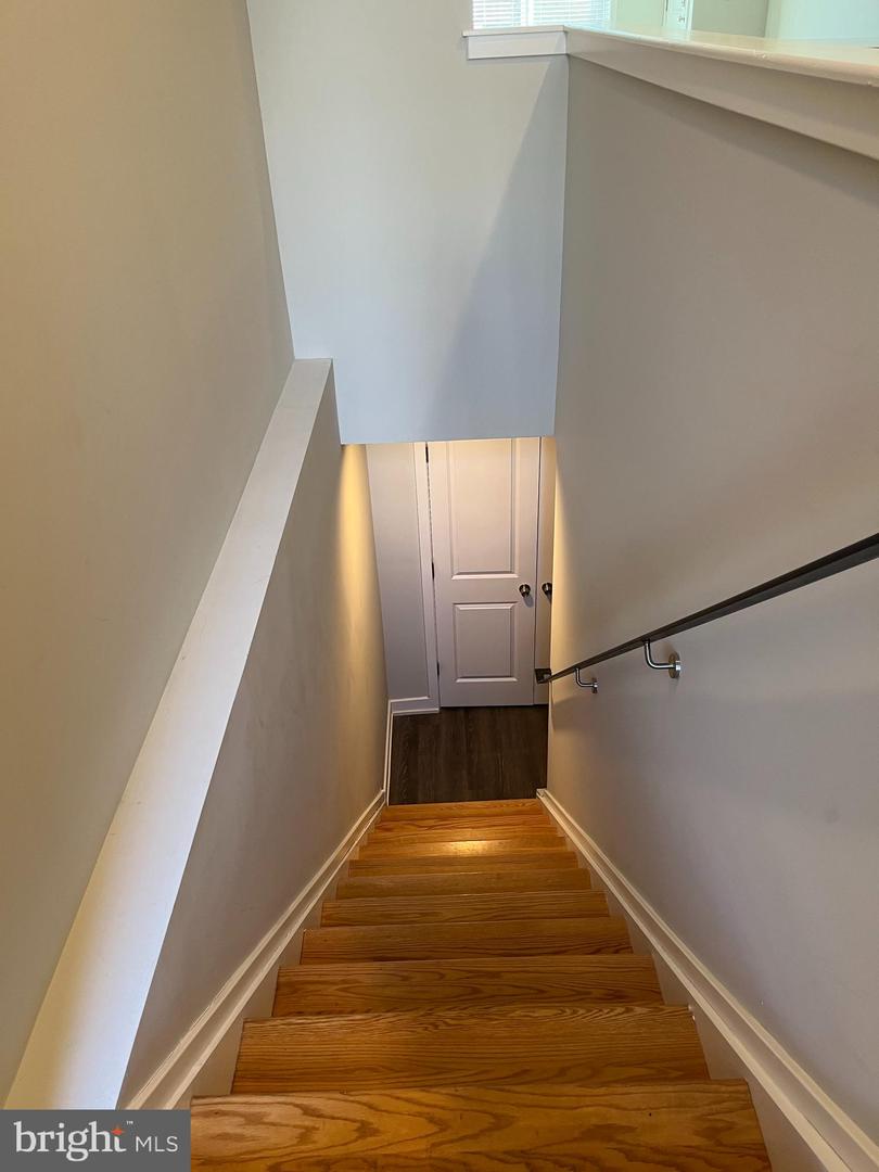 2039 N College Ave #a Property Photo 29
