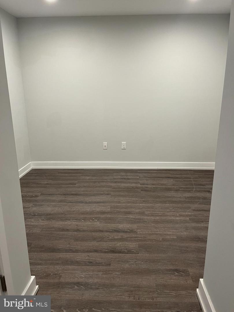 2039 N College Ave #a Property Photo 31