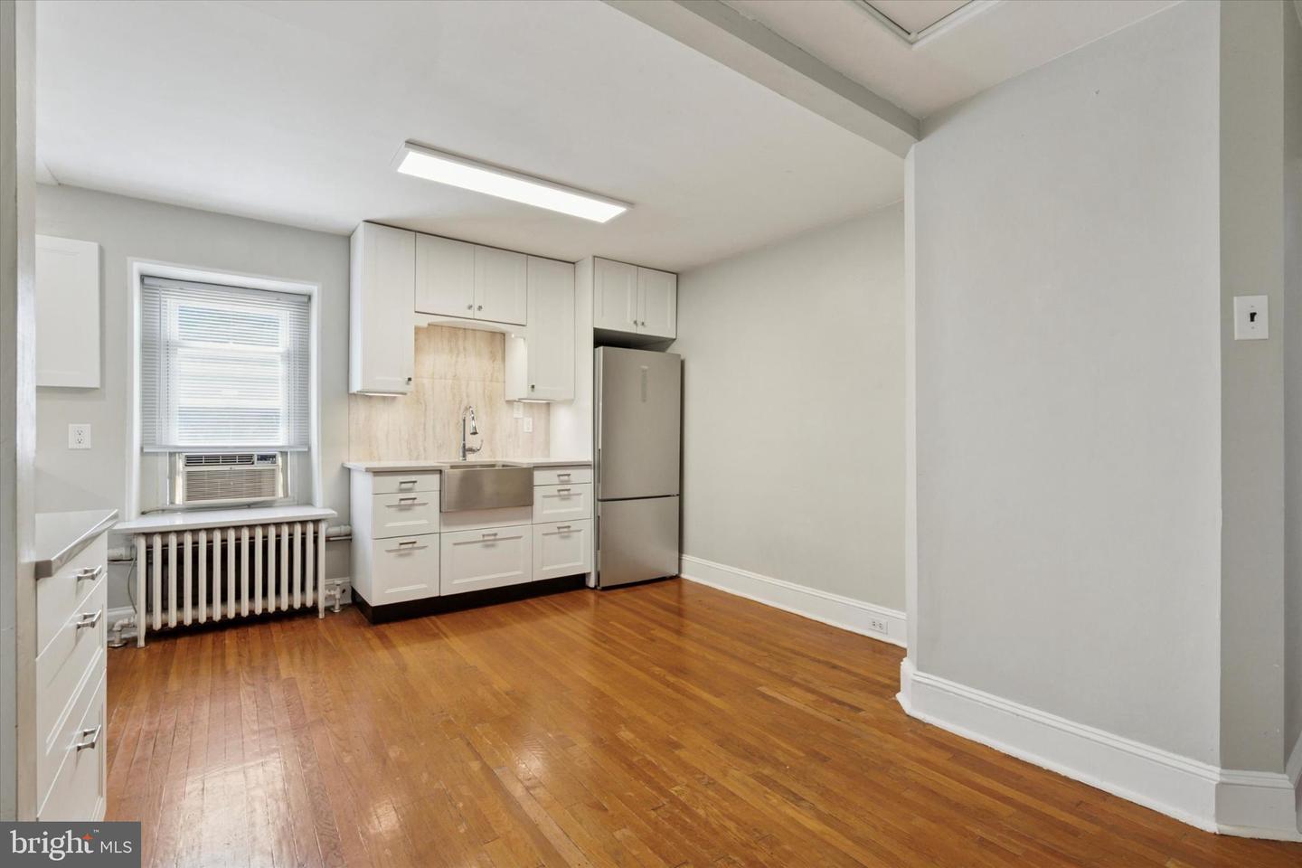 124 E Chestnut Hill Ave Property Photo 8