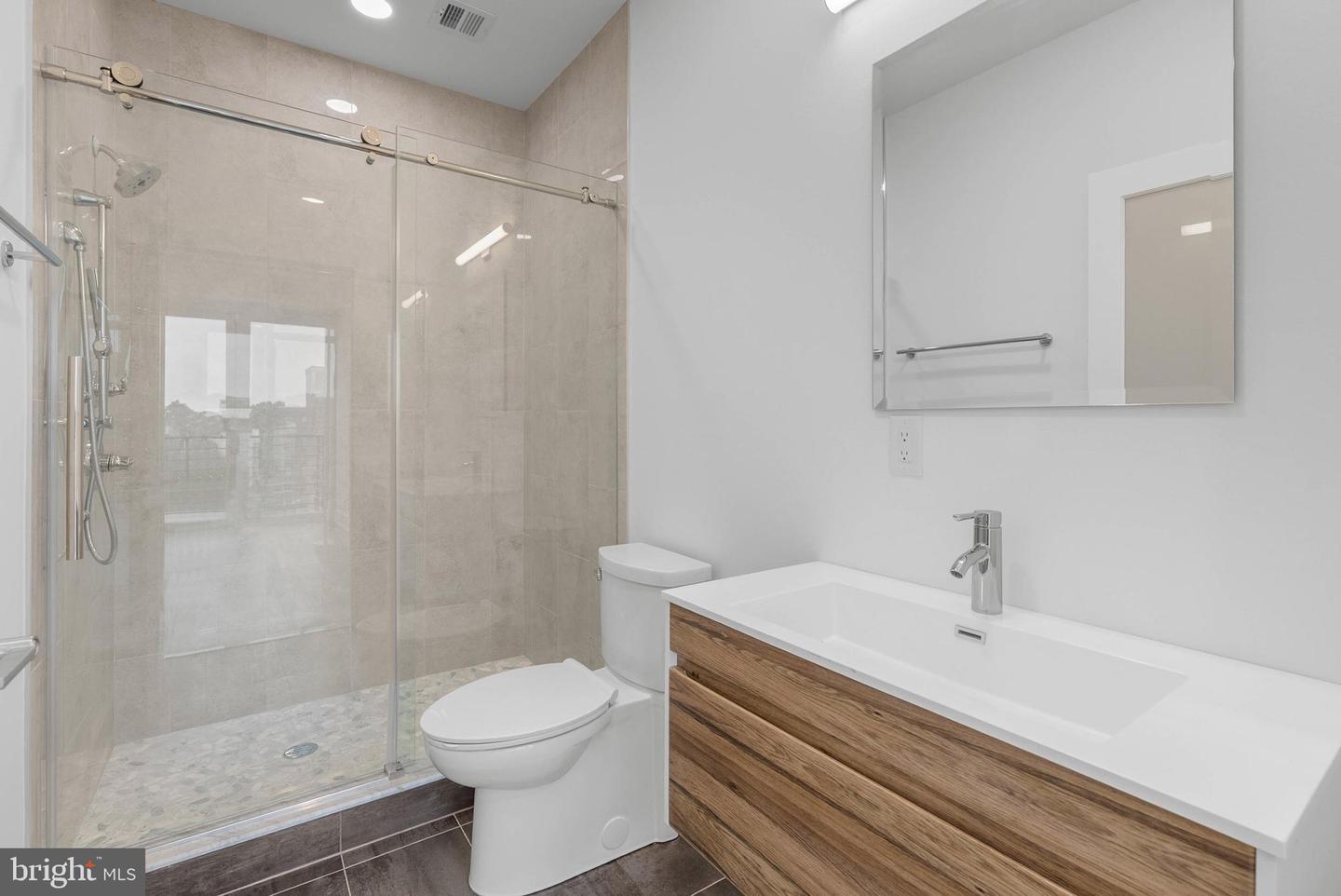 950 N 2nd St #unit 5c Property Photo 4