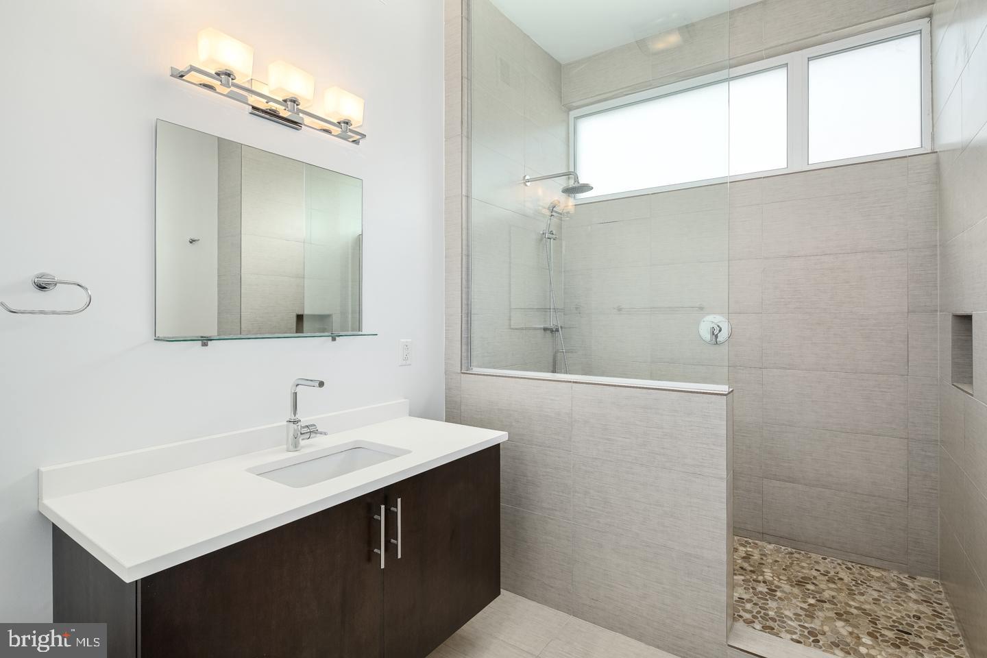 1124 N American St #1 Property Photo 10