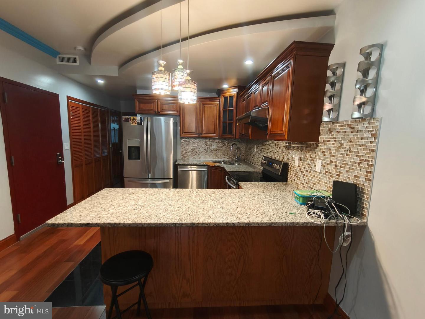 1106 Wallace St Property Photo 2