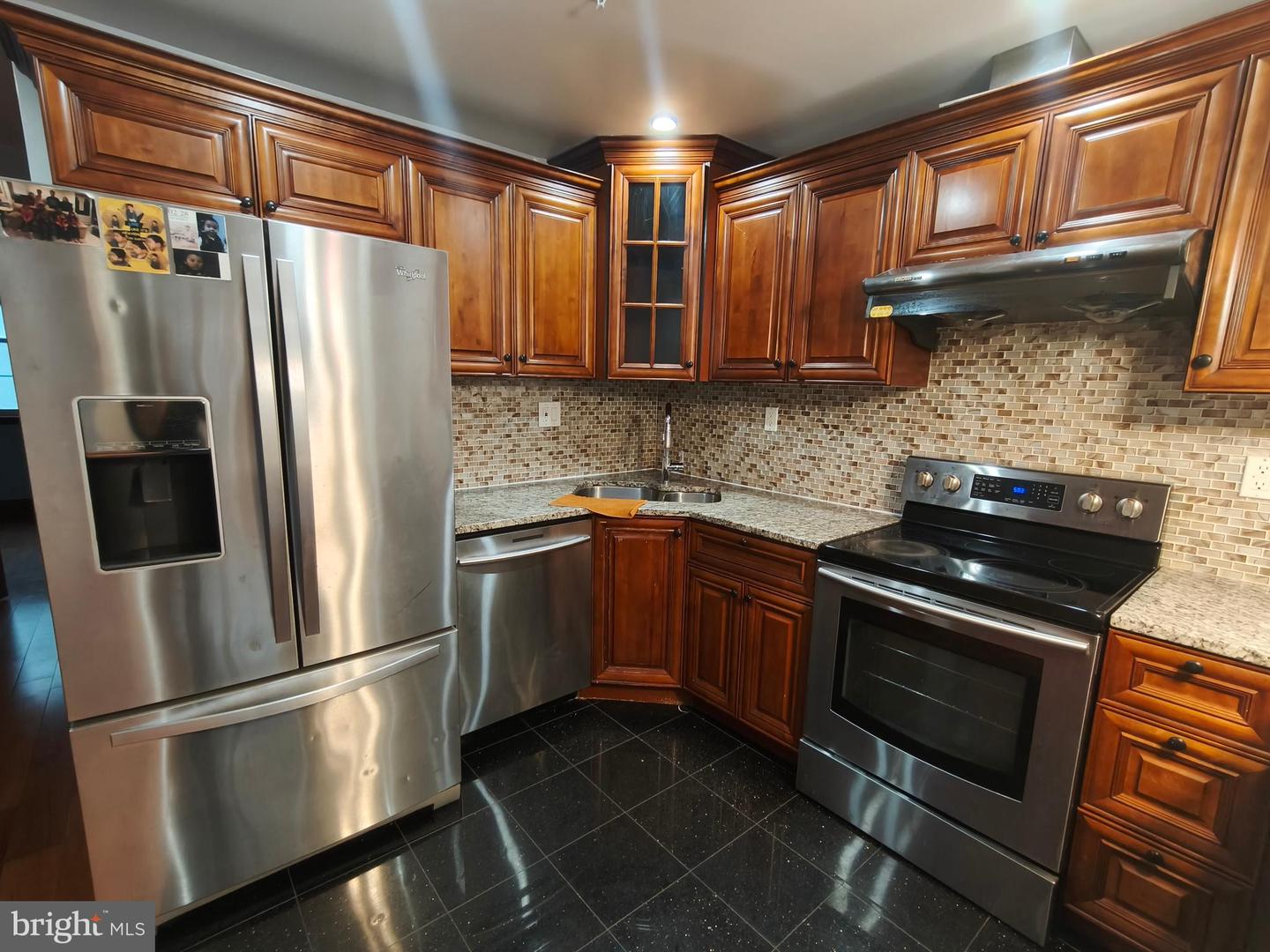 1106 Wallace St Property Photo 4