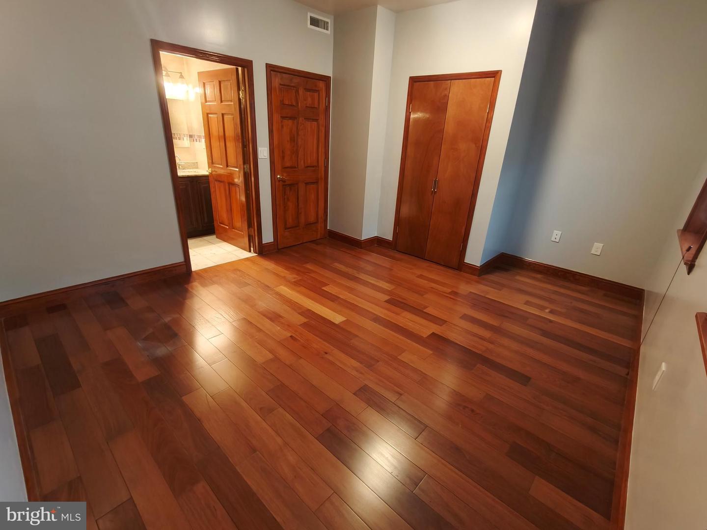 1106 Wallace St Property Photo 10