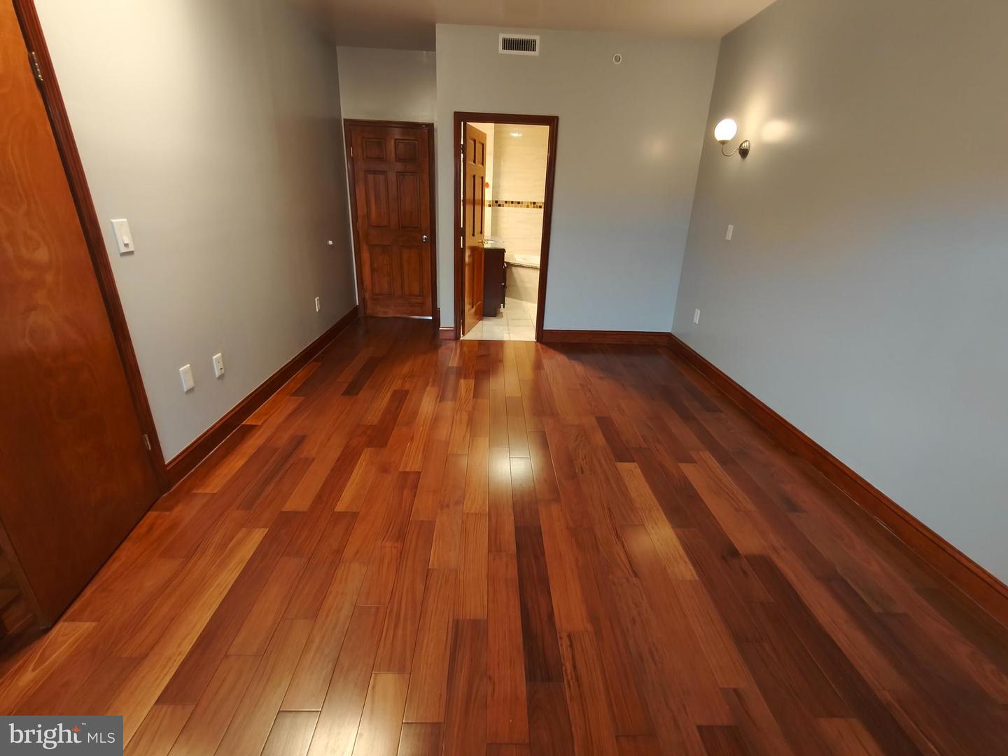 1106 Wallace St Property Photo 17