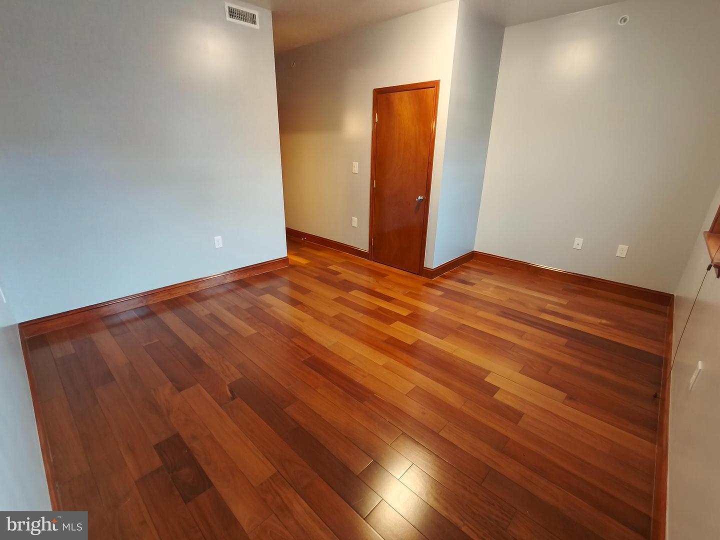 1106 Wallace St Property Photo 23
