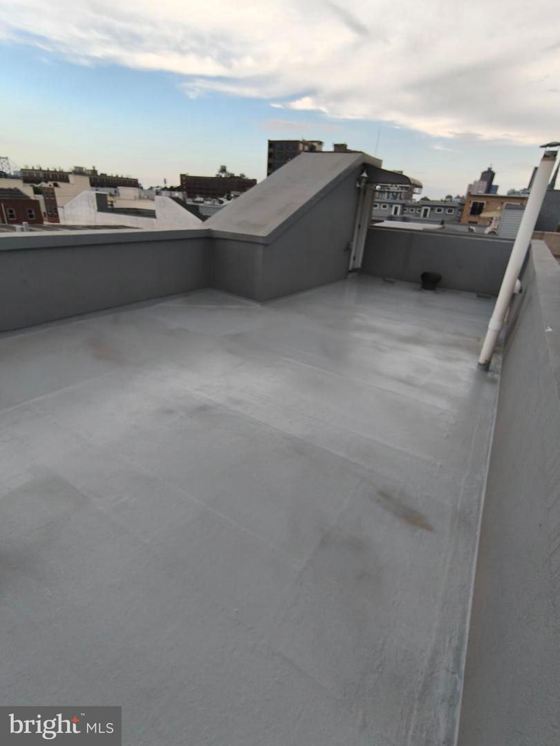 1106 Wallace St Property Photo 28