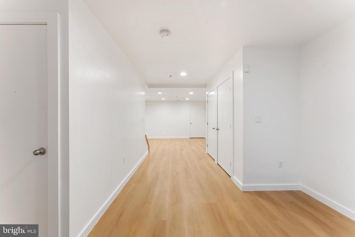 333 Green St #7 Property Photo 10