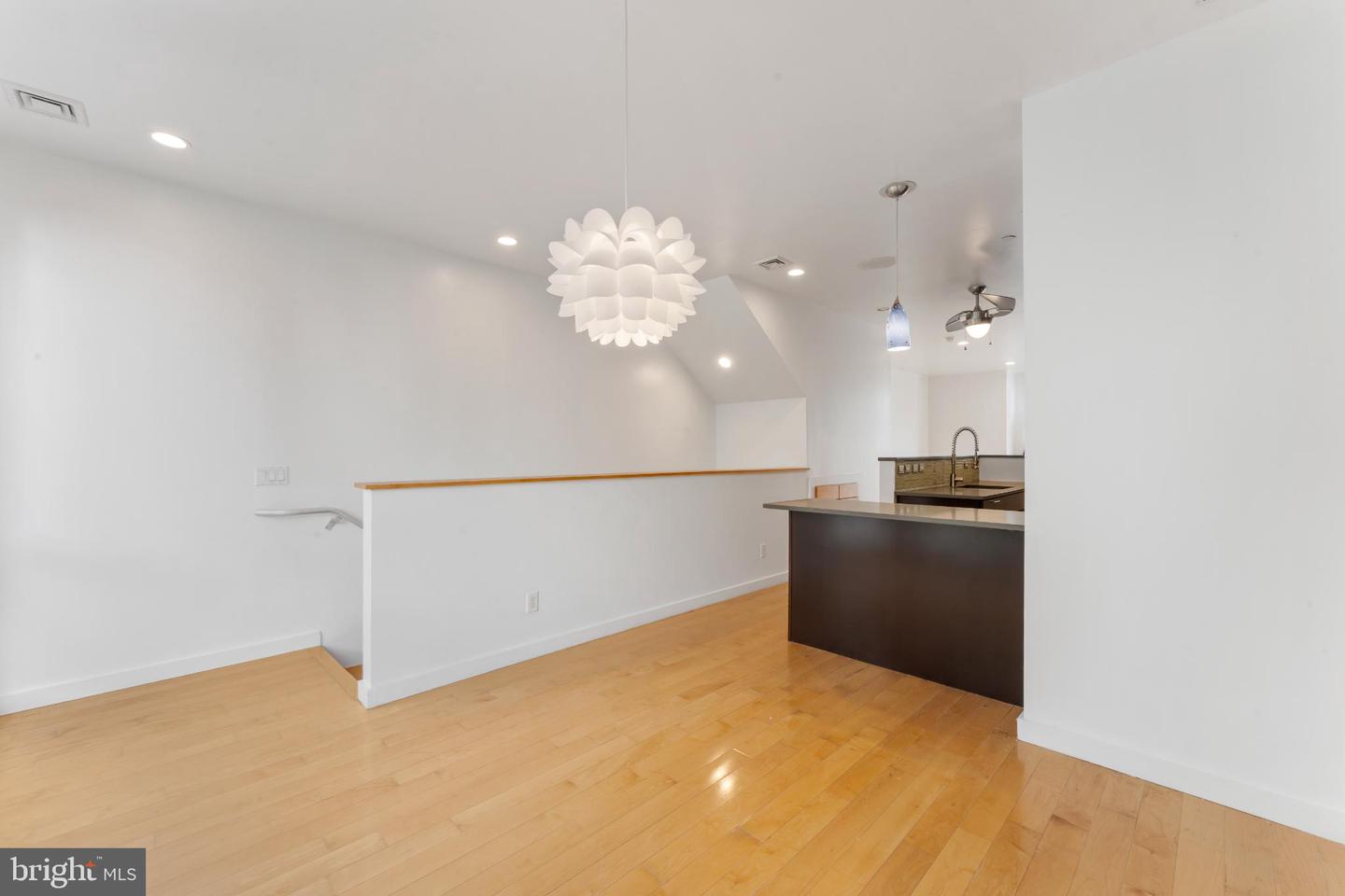 333 Green St #7 Property Photo 11