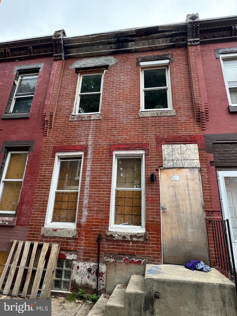 2321 N BOUVIER ST Property Photo 1