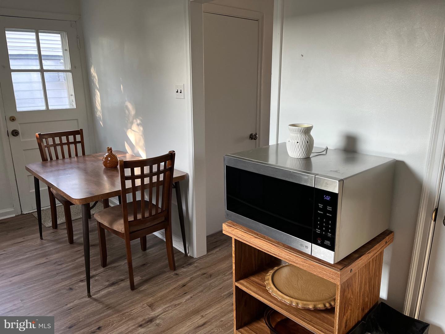 1304 Faunce St Property Photo 13