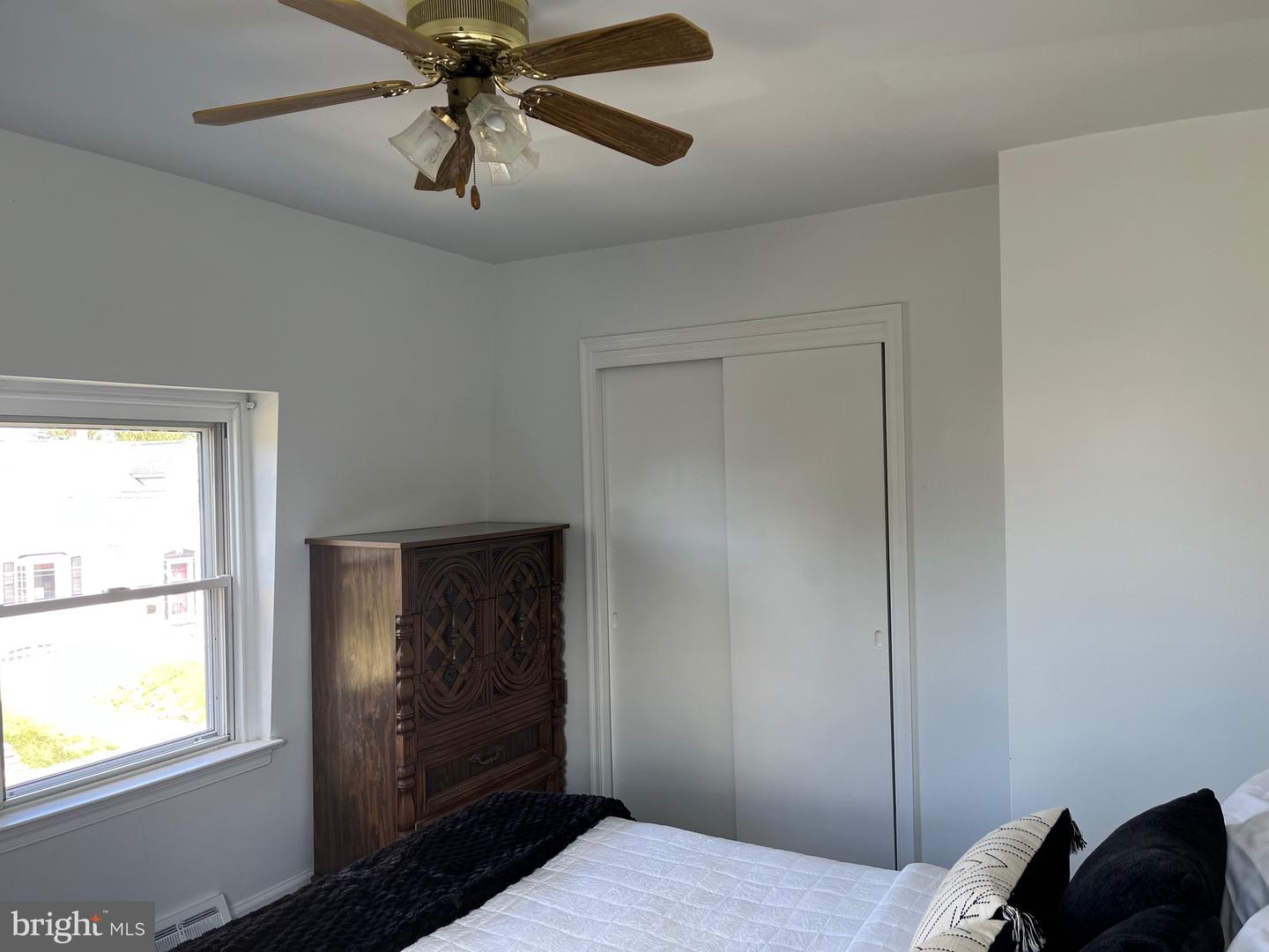 1304 Faunce St Property Photo 19