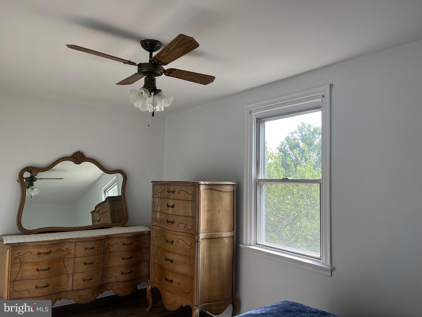 1304 Faunce St Property Photo 24