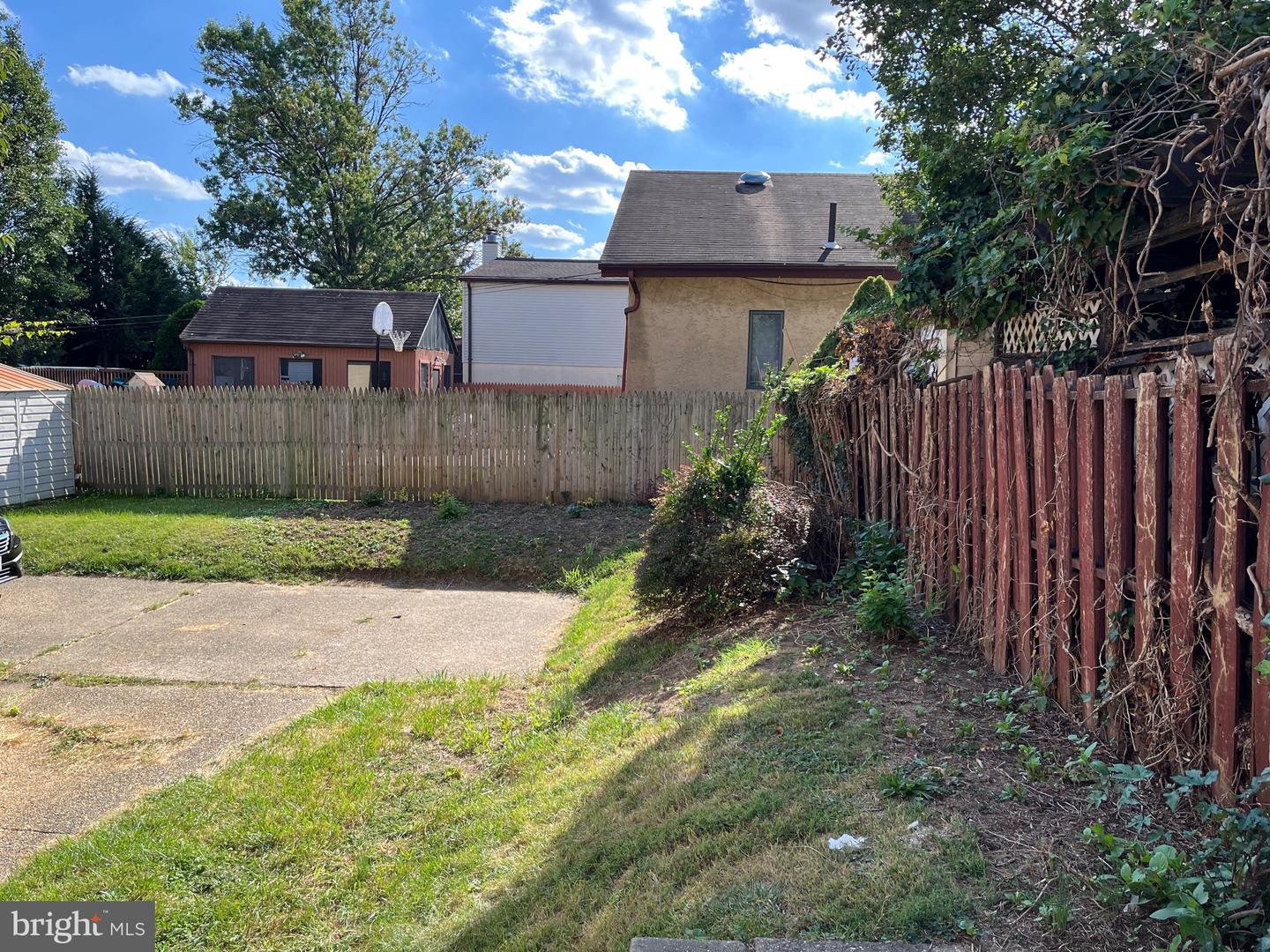 1304 Faunce St Property Photo 31