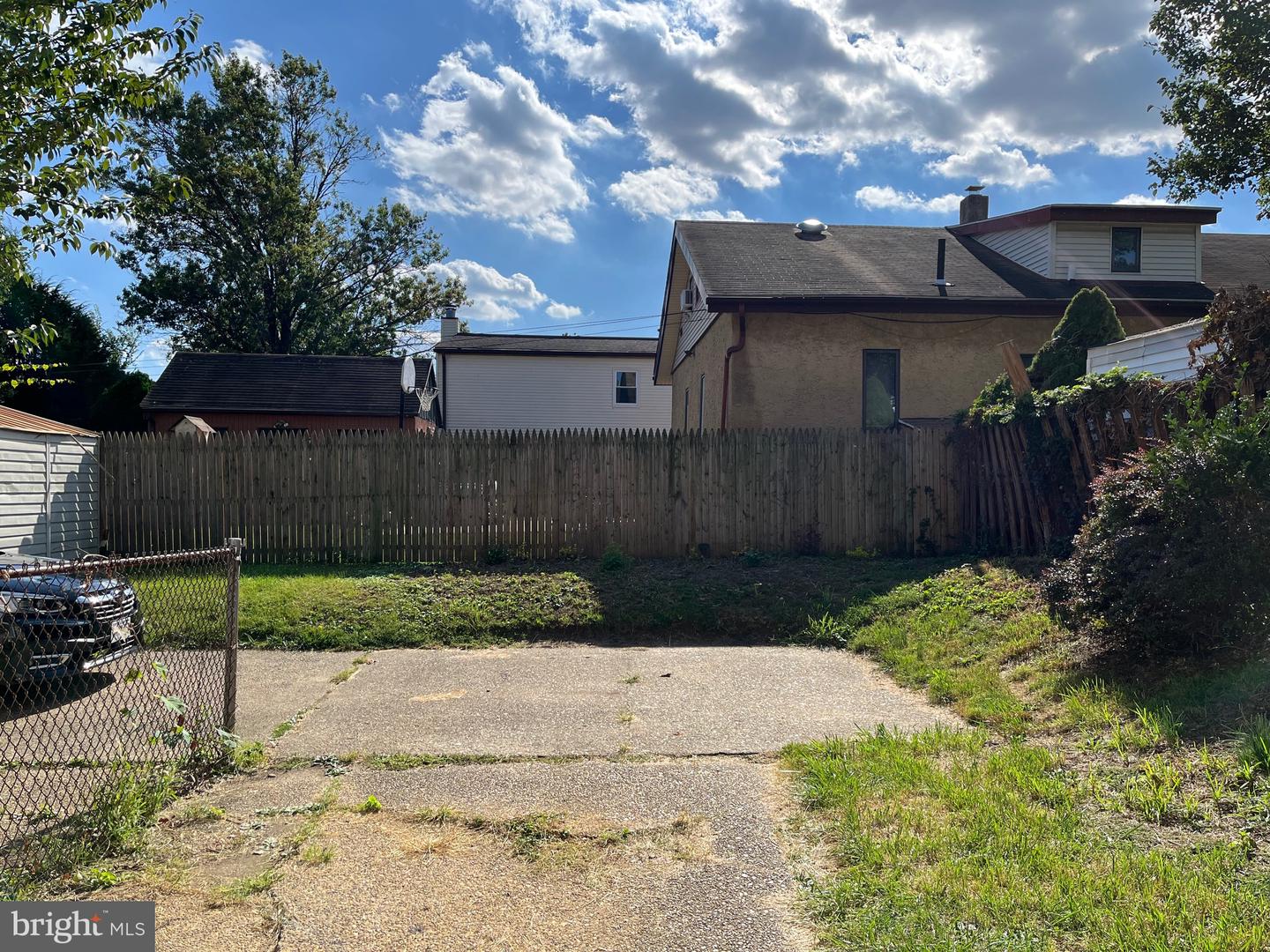 1304 Faunce St Property Photo 33