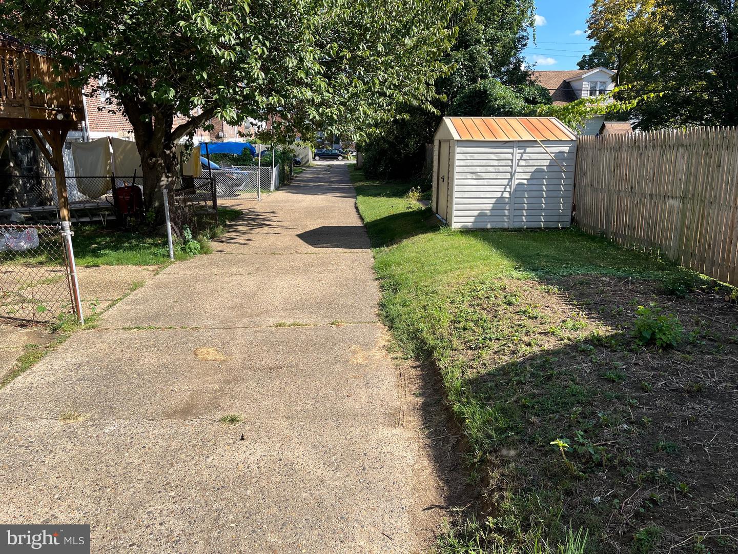 1304 Faunce St Property Photo 34