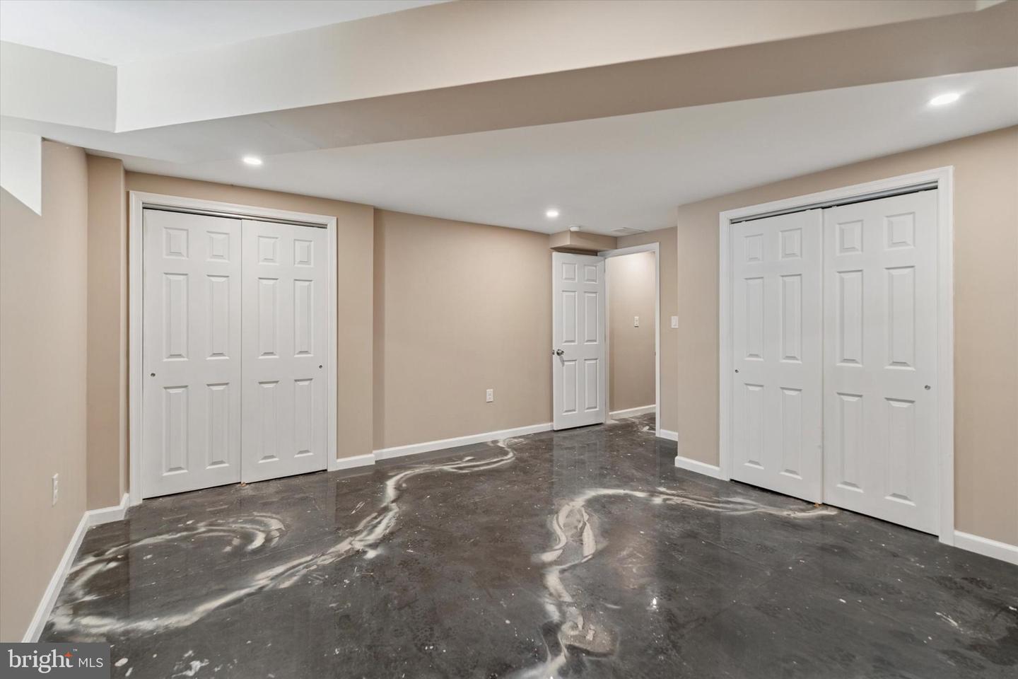 441 Leverington Ave Property Photo 23