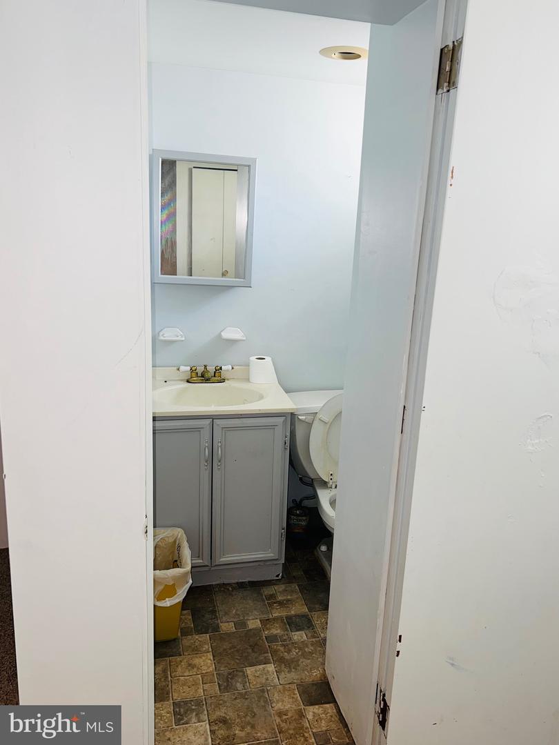 1113 Gilham St Property Photo 9