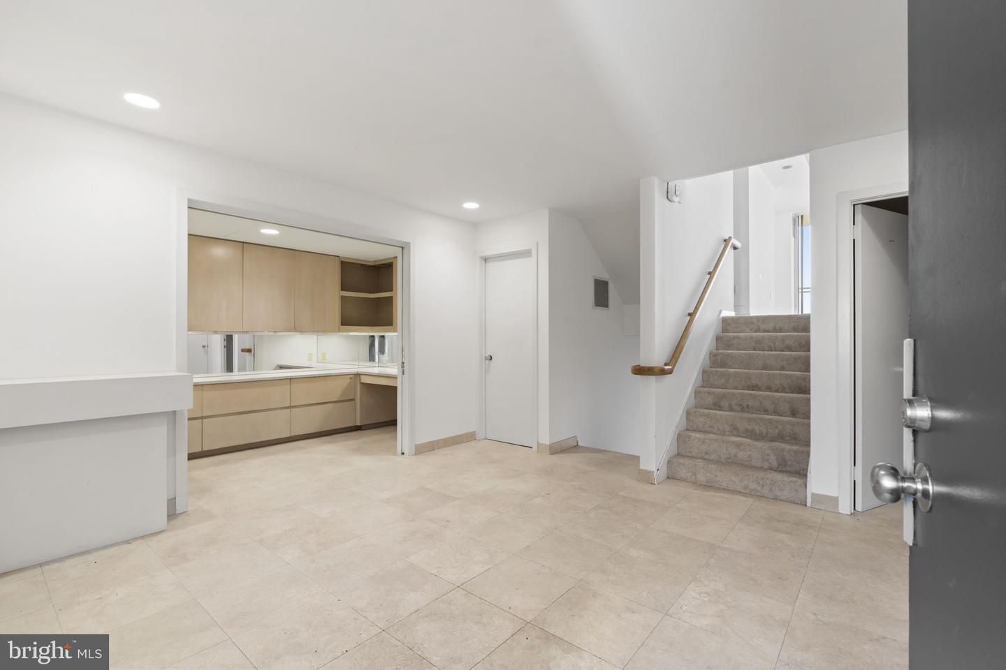 2301 Cherry St #5/6f Property Photo 4