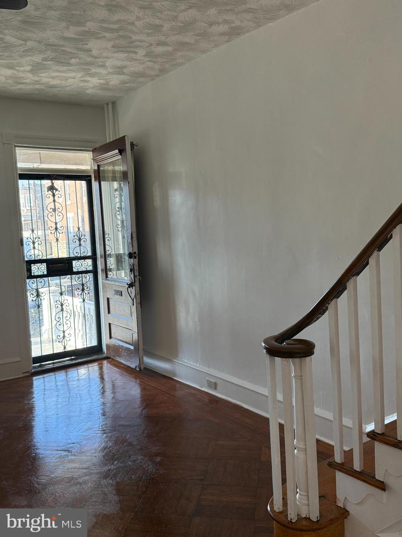 5426 Whitby Ave Property Photo 12