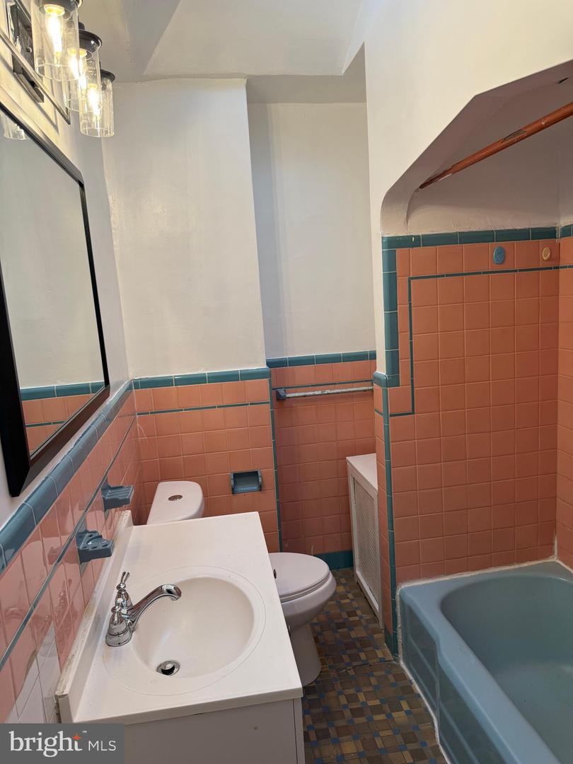5426 Whitby Ave Property Photo 25