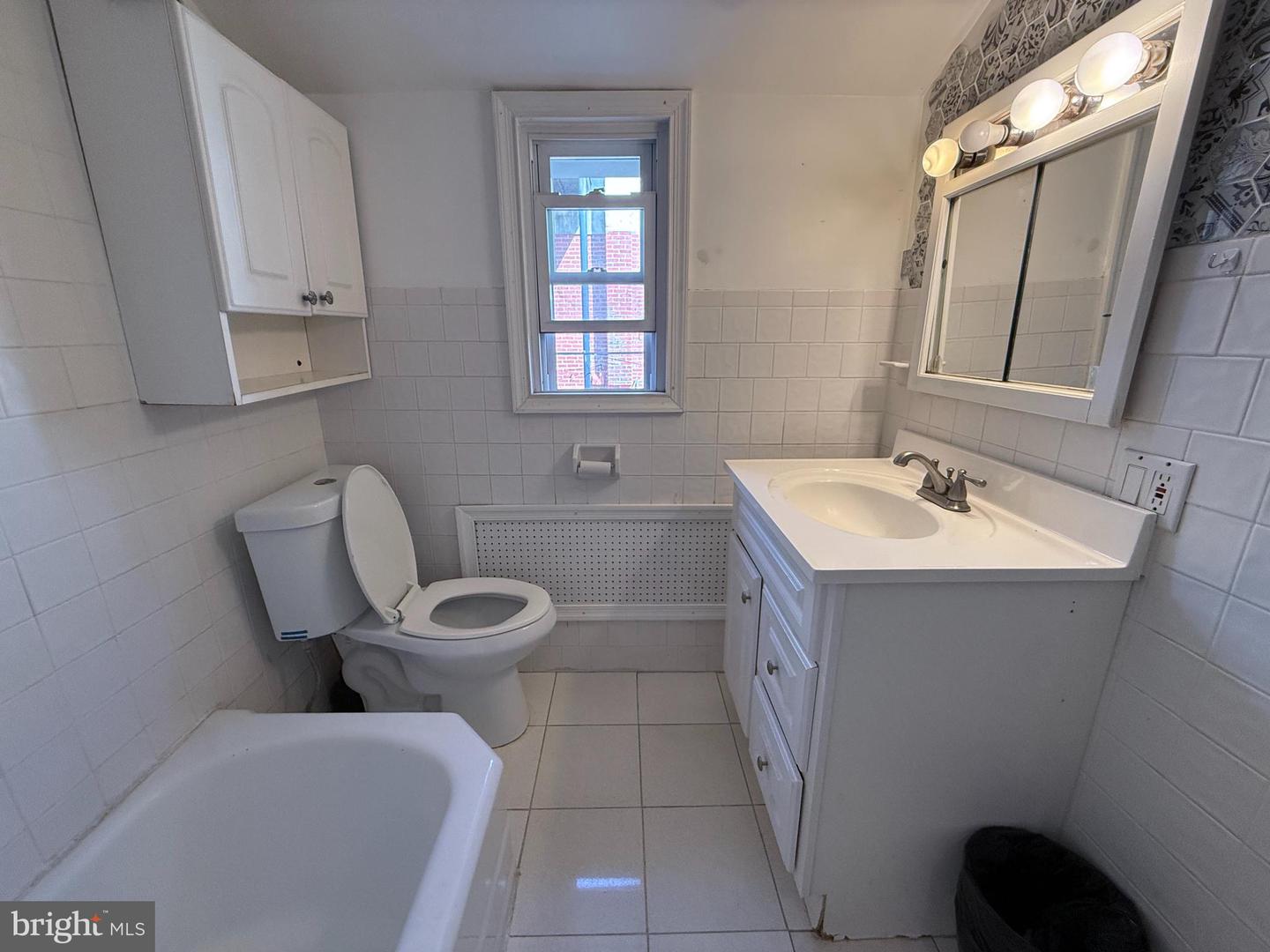 913 League St Property Photo 14