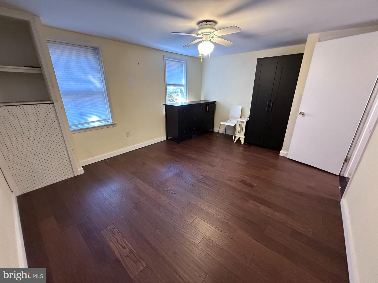 913 League St Property Photo 15
