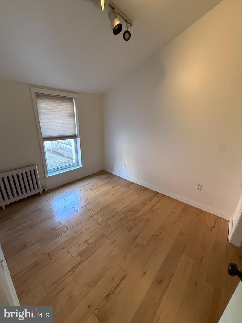 913 League St Property Photo 17