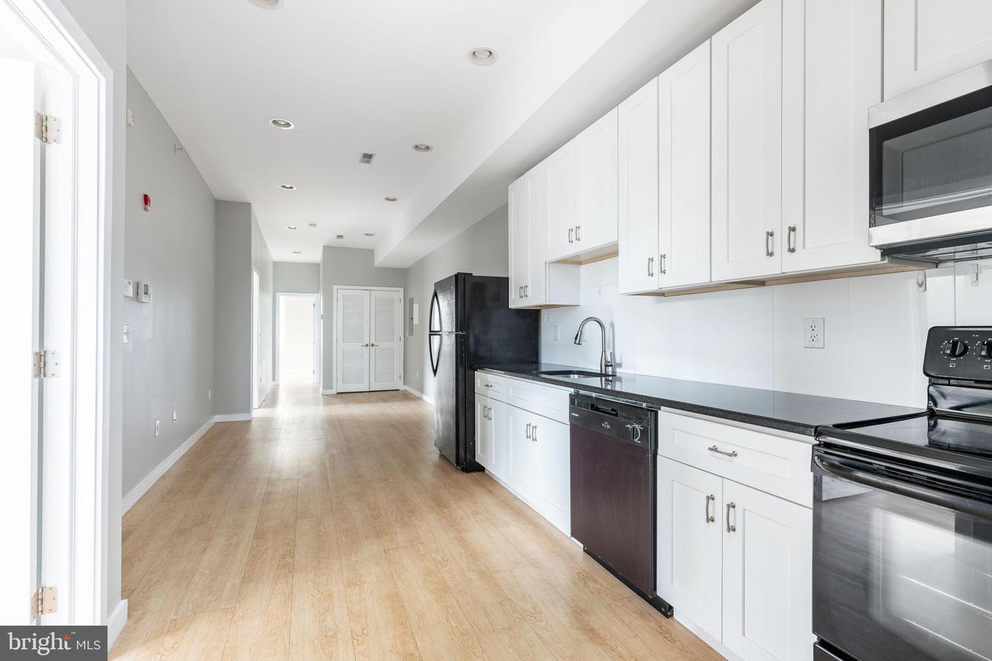 1507 W Oxford St Property Photo 15