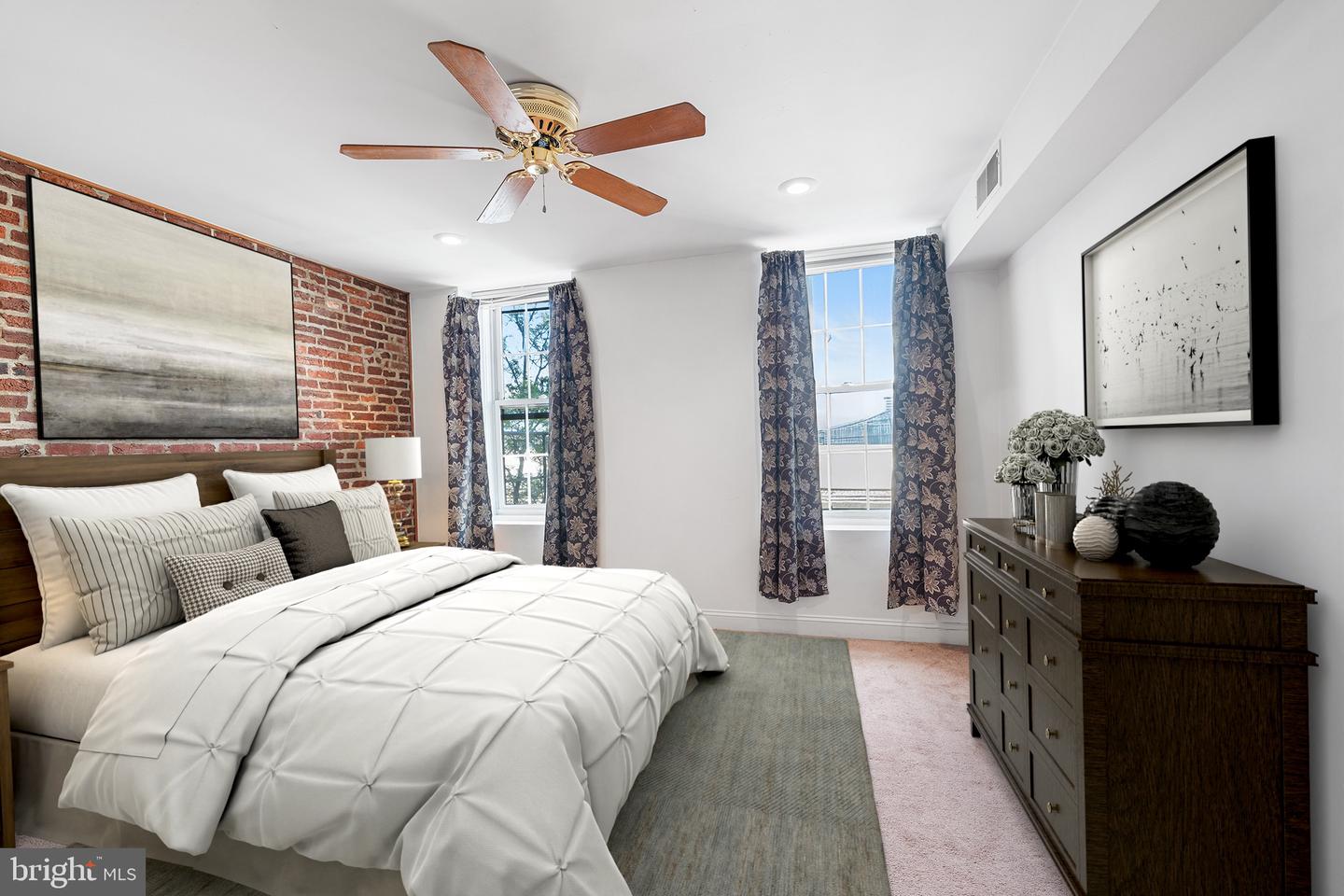 48 N FRONT ST #2A Property Photo 1