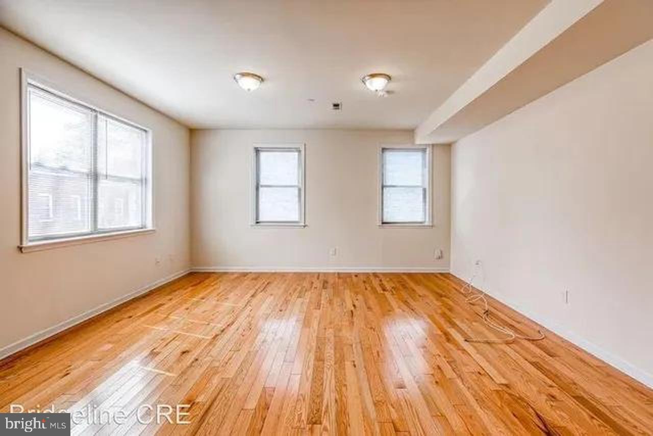 2400 W Thompson St #c Property Photo 3