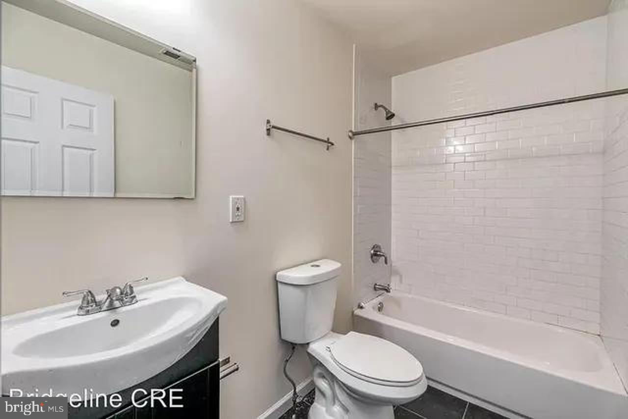 2400 W Thompson St #c Property Photo 8