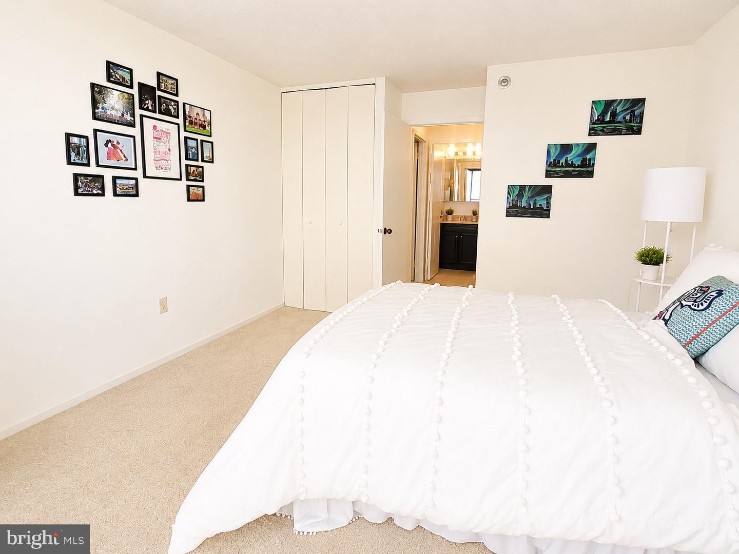 2018-32 Walnut St #8k Property Photo 5