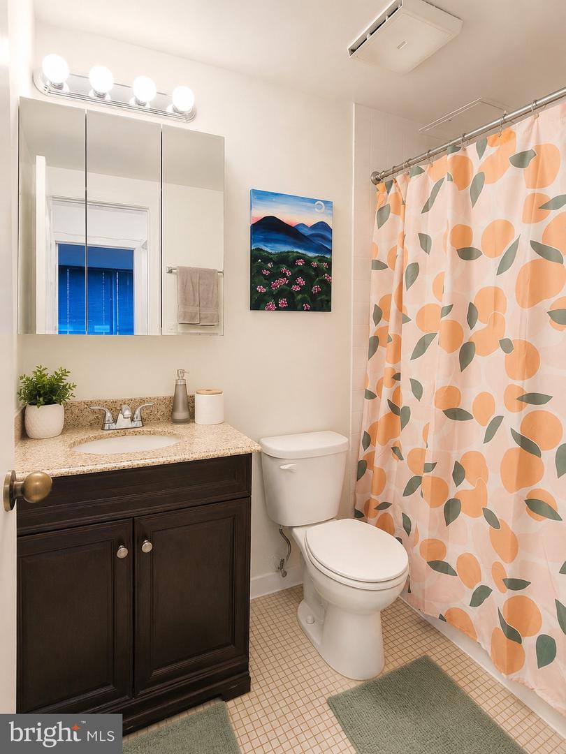2018-32 Walnut St #8k Property Photo 6