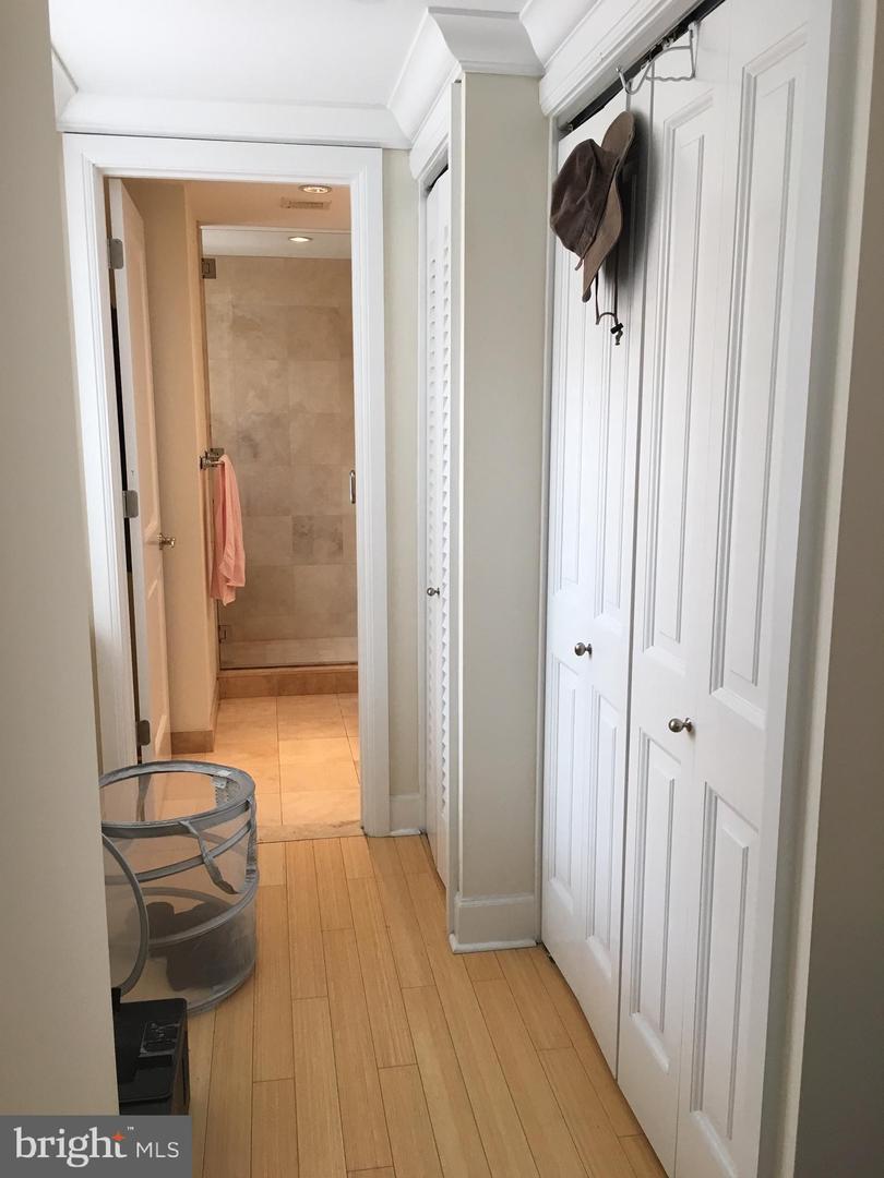1701-15 Locust St #1717 Property Photo 6