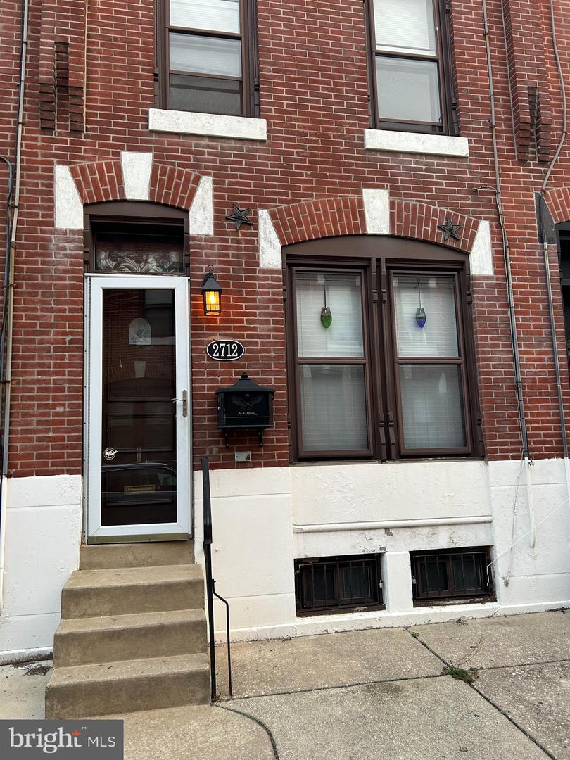 2712 Sears St Property Photo 1