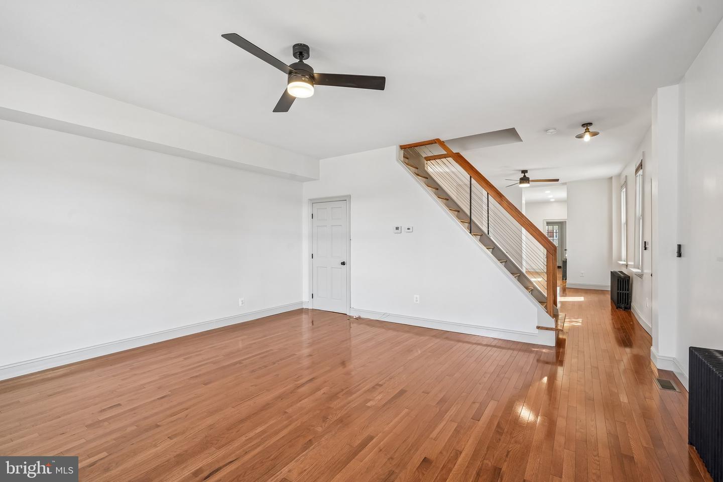 2615 E Tioga St Property Photo 10