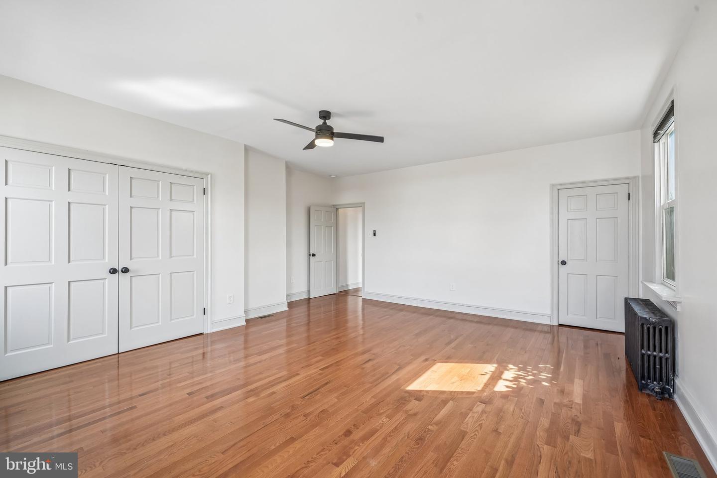 2615 E Tioga St Property Photo 27